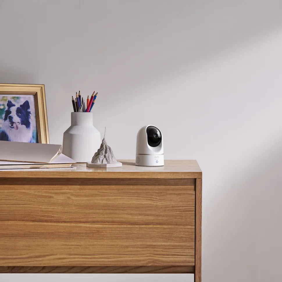 Eufy Indoor Cam 2K Pan & Tilt Övervakningskamera inomhus