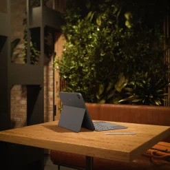Logitech Logitech Combo Touch för iPad Pro 13” (M4, 2024)