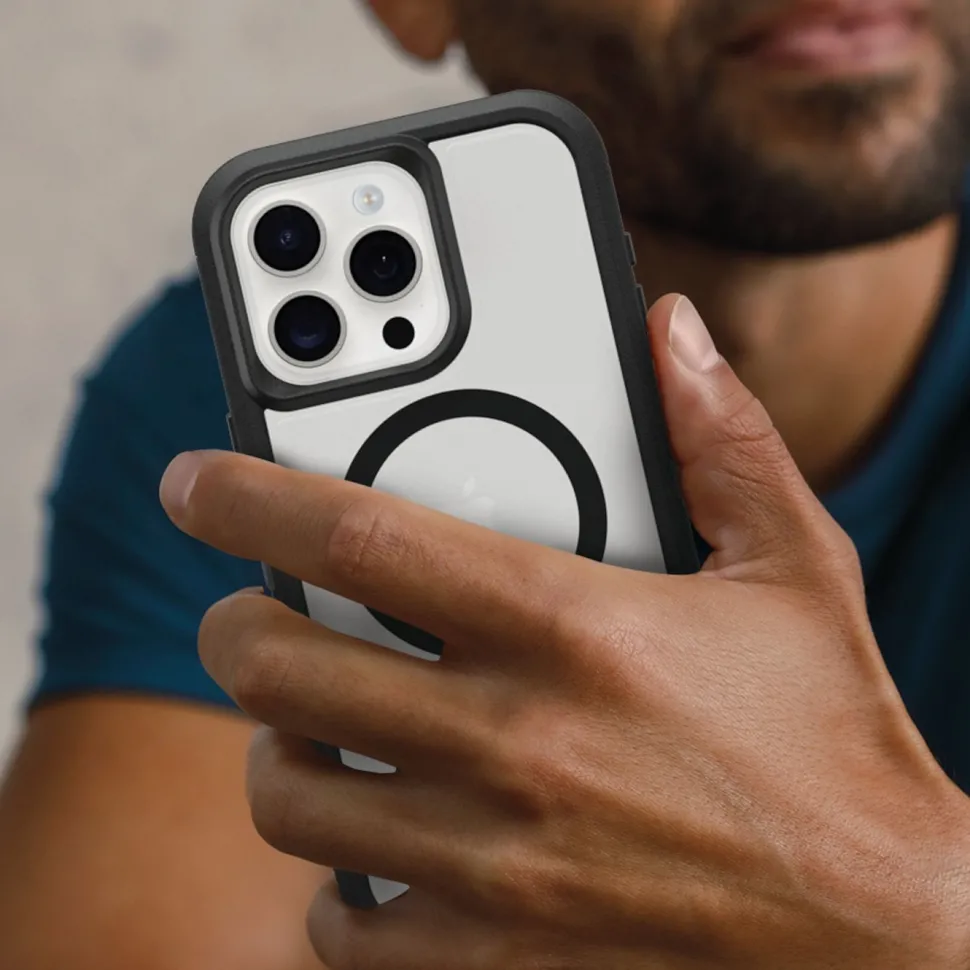 Otterbox Defender XT Dark Side Tåligt skal för iPhone 15 Pro