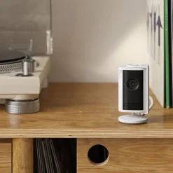 Ring Indoor Camera Plus - Retinal 2K övervakningskamera Vit
