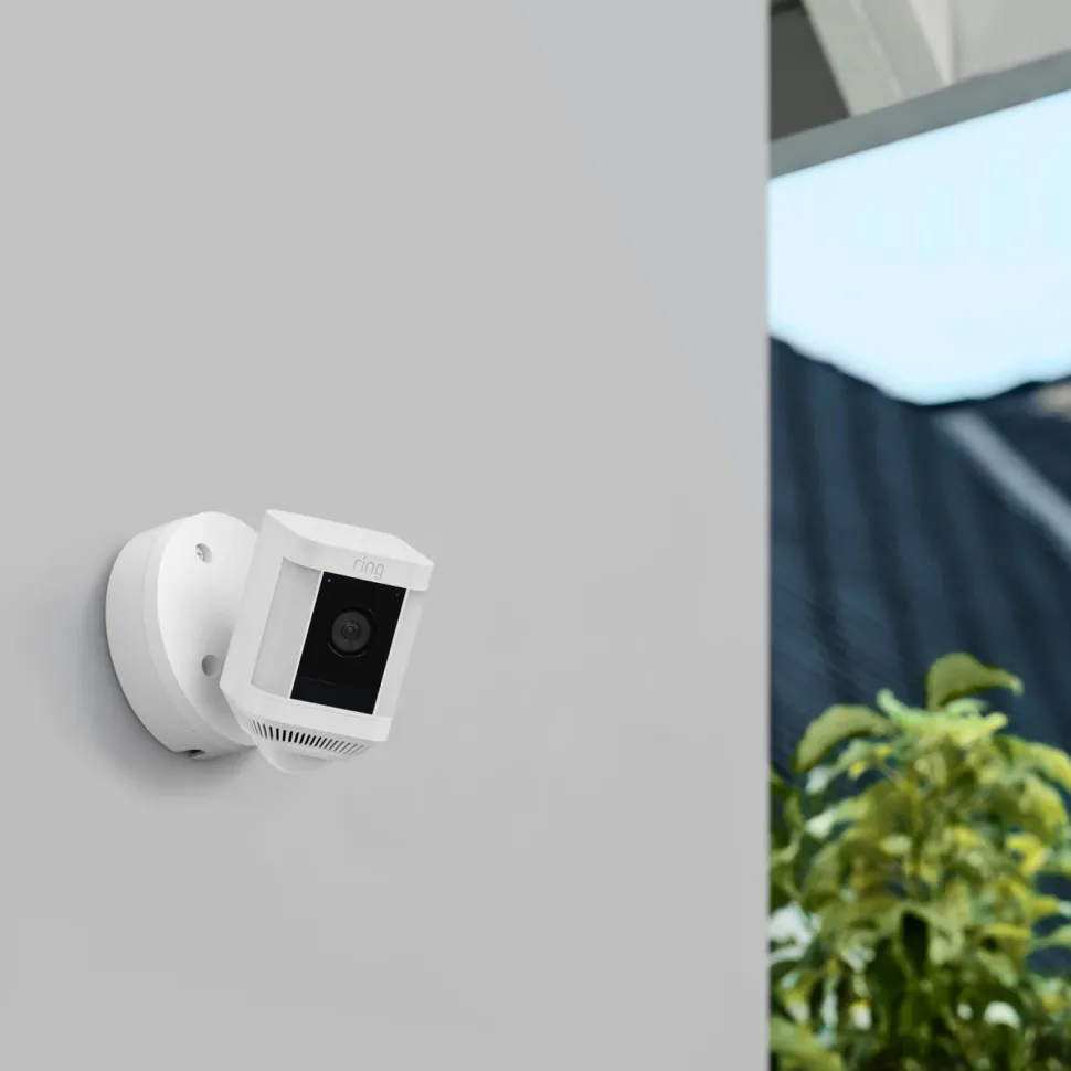 Ring Spotlight Cam Plus Battery Trådlös övervakningskamera Vit