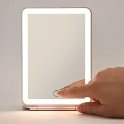 Sminkspegel med LED-belysning