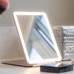 Sminkspegel med LED-belysning